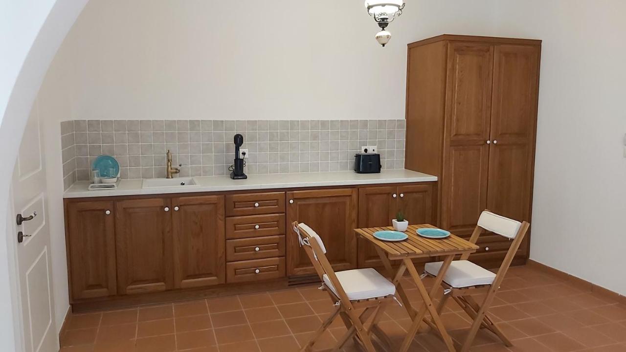 Almyra Boutique Apartments Aegina Extérieur photo