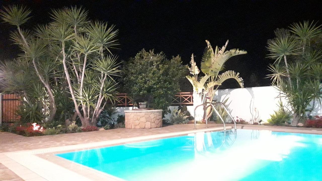 Almyra Boutique Apartments Aegina Extérieur photo